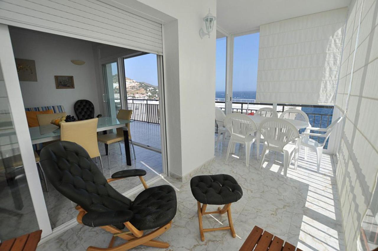 1019 Costa Roses - Apivend Immo Appartement Buitenkant foto
